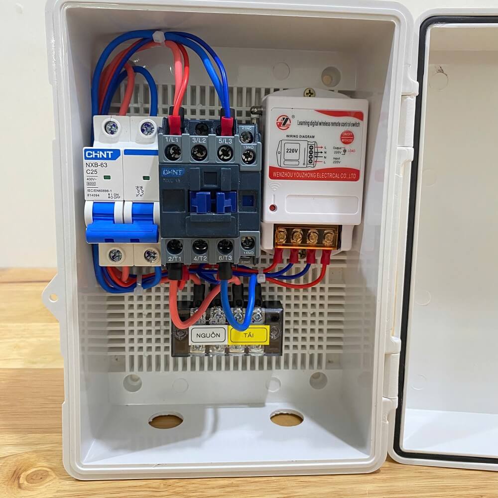 Bố trí thiết bị tủ điện Bố trí linh kiện bên trong tủ điều khiển bơm 1 pha