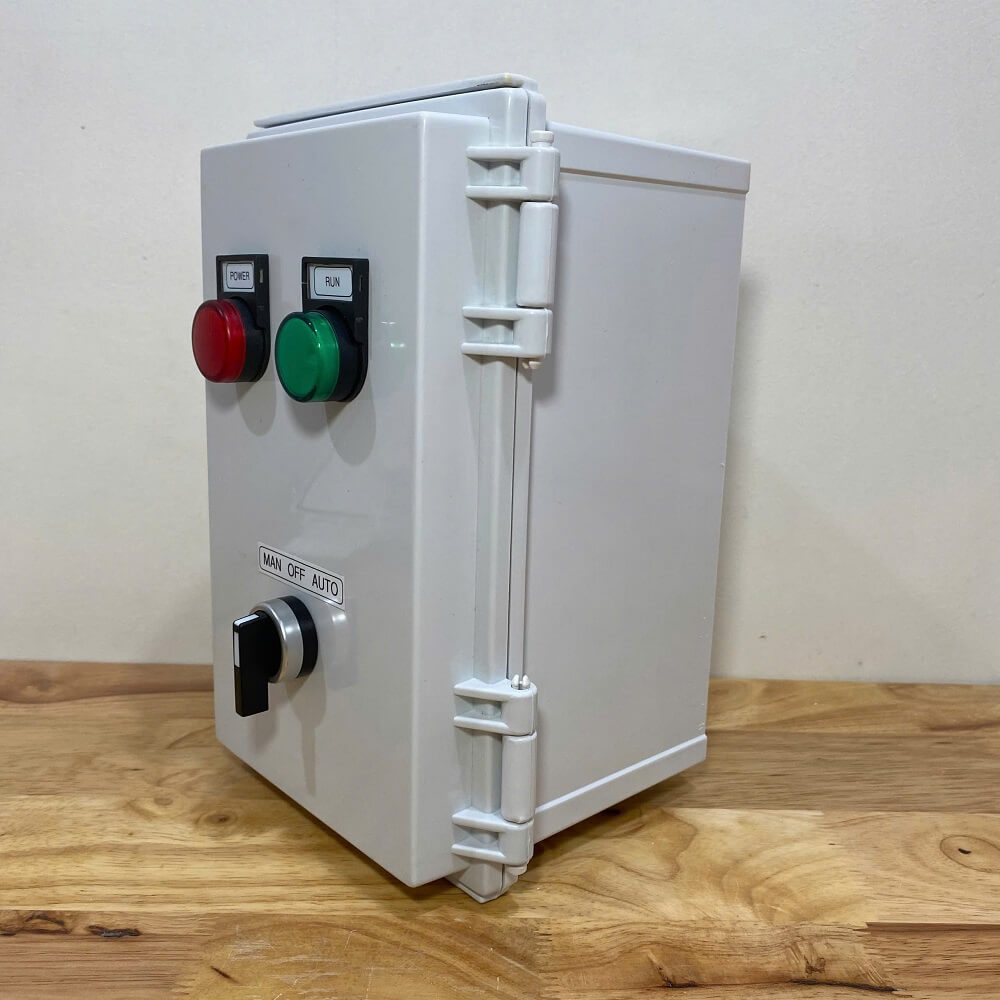 Mặt trước tủ điện Mặt trước tủ điều khiển bơm 1 pha wifi có nút điều khiển