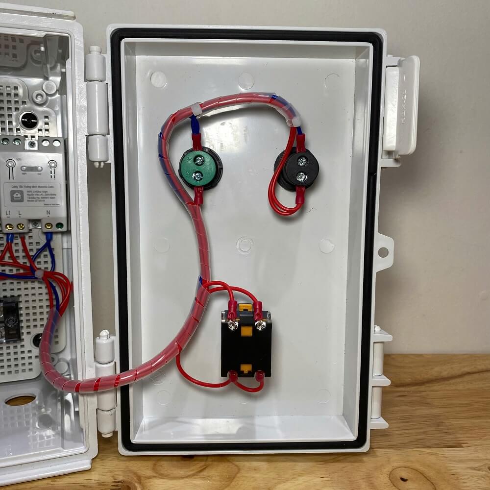 Cửa tủ điện Cửa tủ điều khiển bơm wifi 1 pha