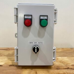 Mặt trước tủ điều khiển bơm tự động bằng phao có nút nhấn