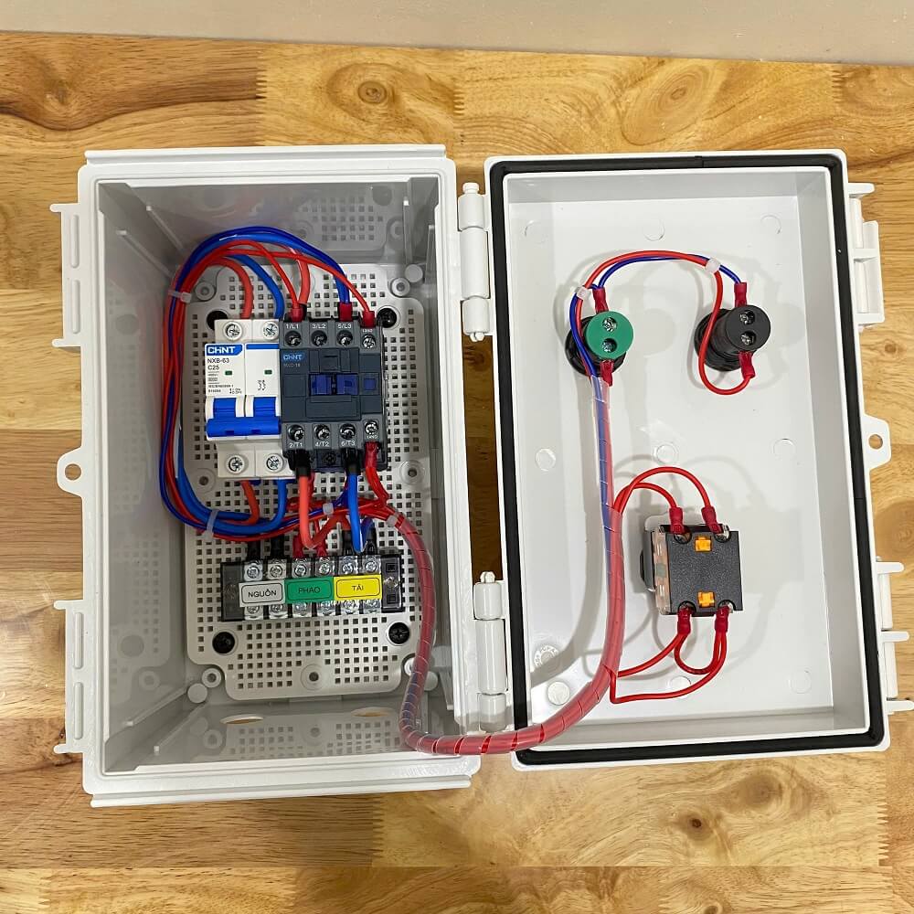 Chi tiết bên trong tủ điều khiển bơm phao Tổng quan linh kiện và đi dây bên trong tủ điều khiển bơm phao